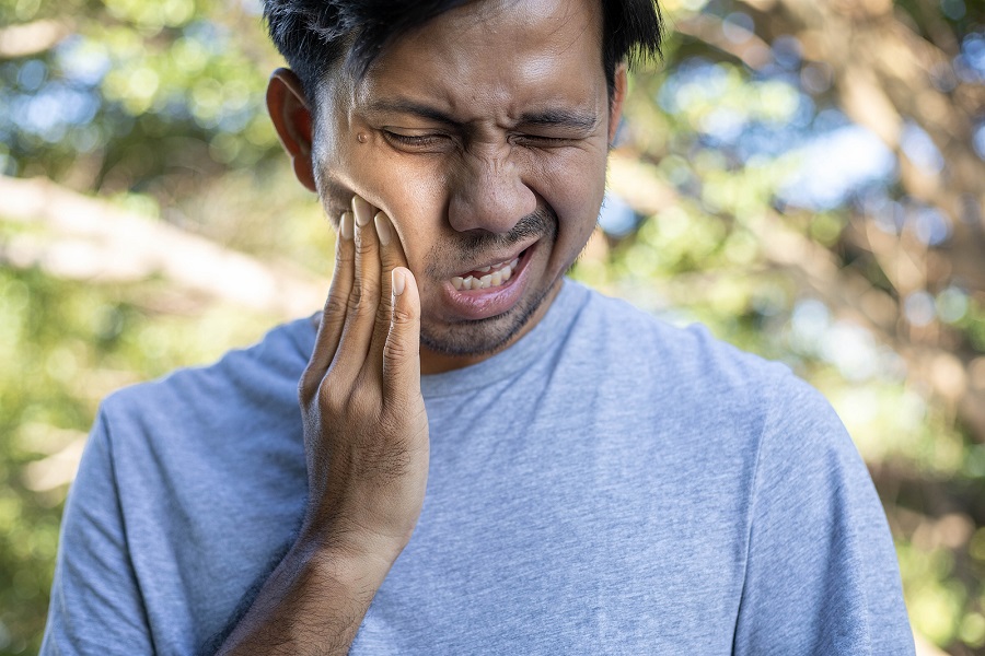 Sensitive Gums – Causes and Treatment